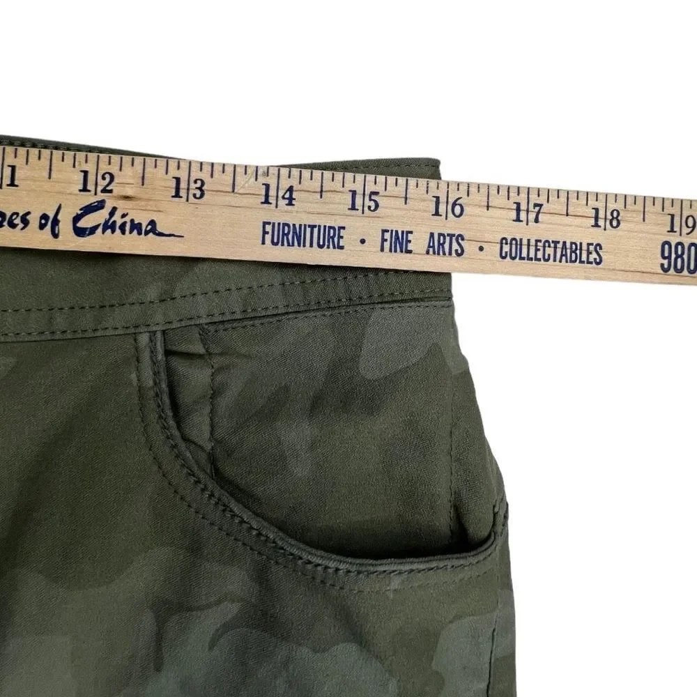 PrAna Women's Mid-Rise Flat Front Standard Fit Jogger Pants Camouflage Size 12